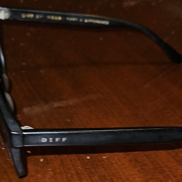 Polarized shades by Diff Eyewear - Picture 4 of 6